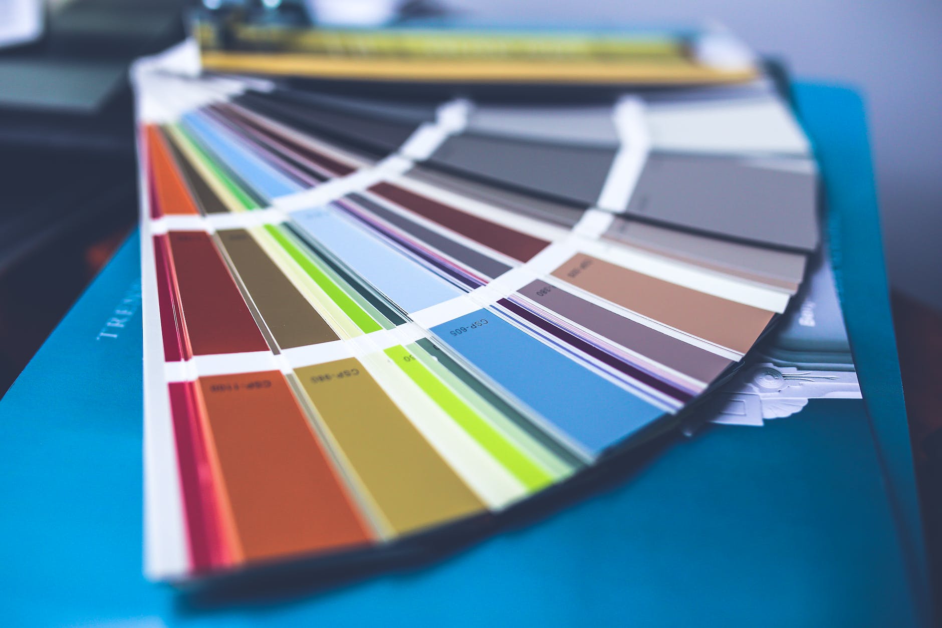 Mehr über den Artikel erfahren Webdesign-Farben: Die Kunst der Farbgestaltung für eine ansprechende Webseite